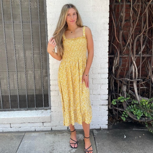 Carly Jean Los Angeles yellow floral boho milkmaid dress / fits like a L - Picture 1 of 5